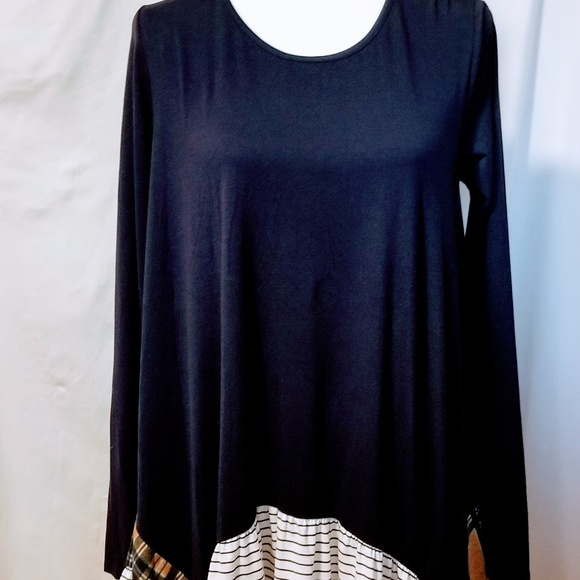 Plus size navy plaid tunic long sleeve top - Picture 1 of 2